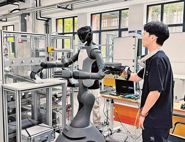 <b>沿系统施行订单班定向班特色学徒制等多元化人才培育形式</b>